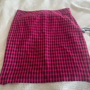 Kate Hill Stylish Pink and Black Houndstooth Skirt
